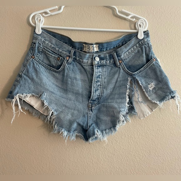 We The Free Pants - We The‎ Free Free People Distressed Denim Blue Jean Shorts size 31